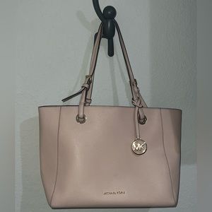 Michael Kors Jet Set Light Pink Purse